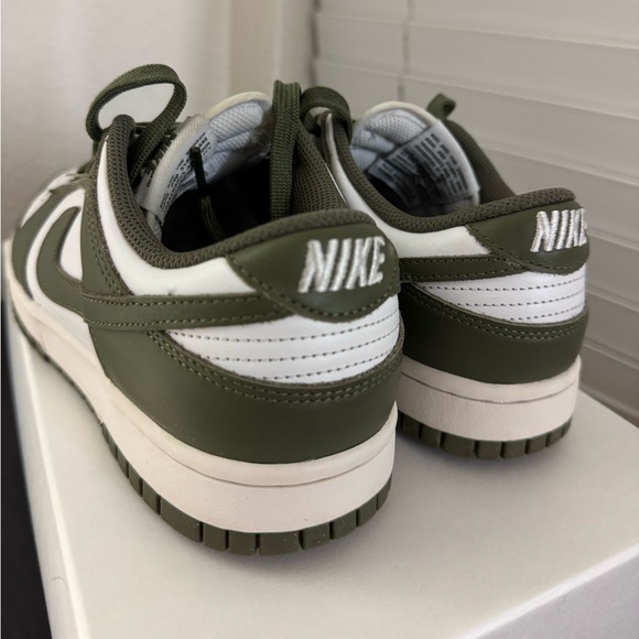 Nike | dunk low medium olive green | 7.5 - Picture 11 of 14